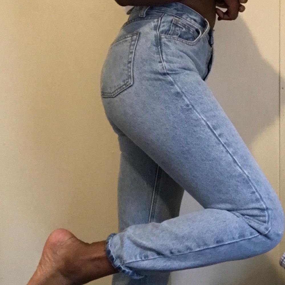MOM JEANS